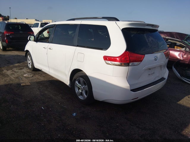 46126286 :رقم المزاد ، 5TDKK3DC3CS203748 vin ، 2012 Toyota Sienna Le V6 8 Passenger مزاد بيع