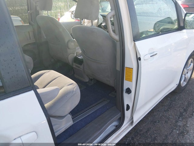 46126286 :رقم المزاد ، 5TDKK3DC3CS203748 vin ، 2012 Toyota Sienna Le V6 8 Passenger مزاد بيع