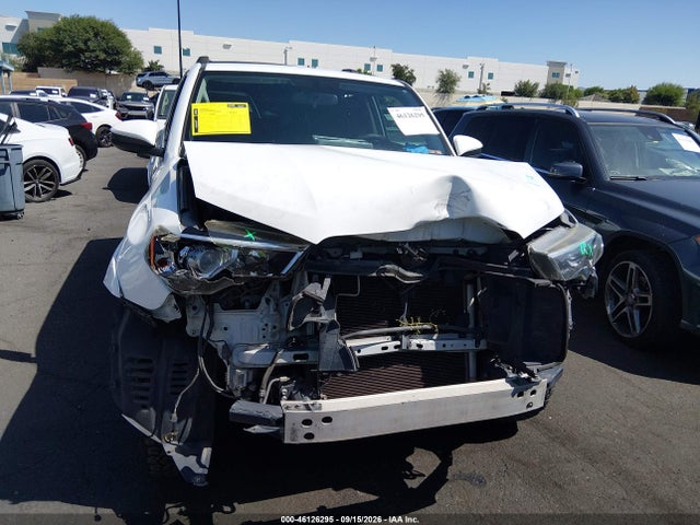 Toyota 4RUNNER SR5 2016 JTEZU5JR8G5147360 Image 13