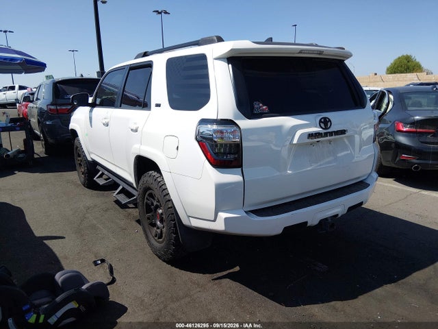 Toyota 4RUNNER SR5 2016 JTEZU5JR8G5147360 Image 3