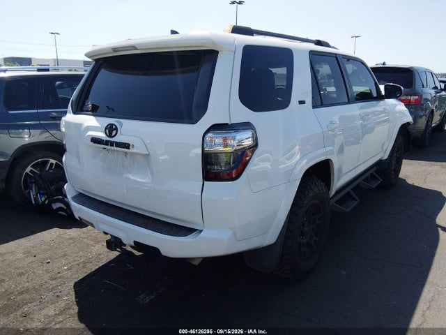 Toyota 4RUNNER SR5 2016 JTEZU5JR8G5147360 Image 4