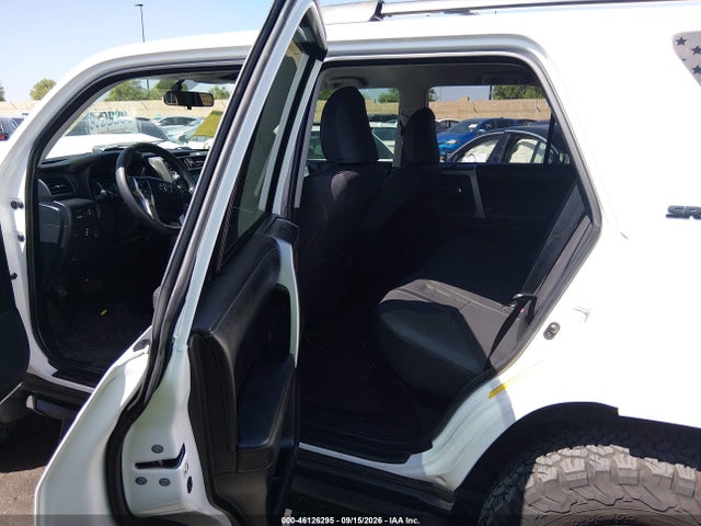 Toyota 4RUNNER SR5 2016 JTEZU5JR8G5147360 Image 8