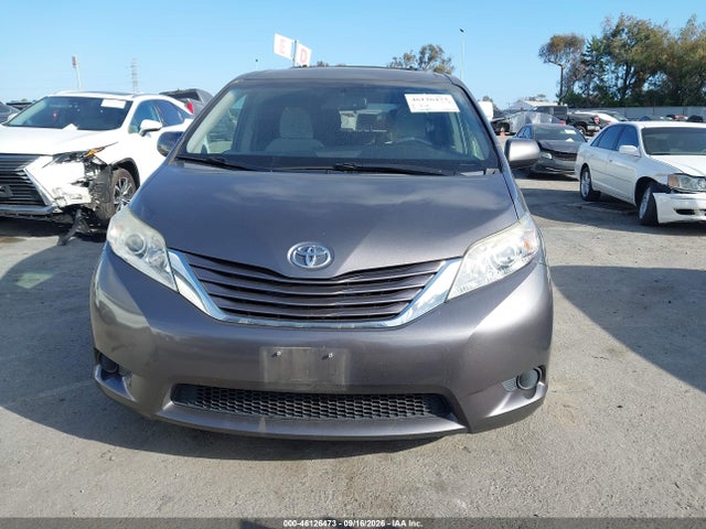 5TDKZ3DCXHS798245 Toyota Sienna Le 8 Passenger