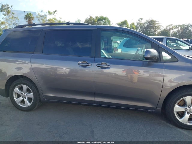 5TDKZ3DCXHS798245 Toyota Sienna Le 8 Passenger