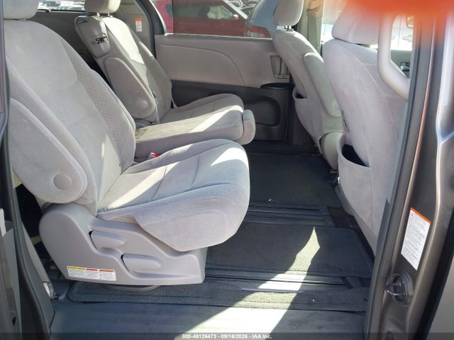 5TDKZ3DCXHS798245 Toyota Sienna Le 8 Passenger