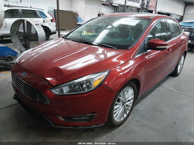 Ford Focus Titanium 2018 1FADP3J25JL281006 Image 2
