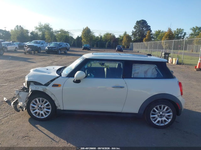 Продаж на аукціоні авто 2015 Mini Hardtop Cooper, vin: WMWXM5C56F3A58936, номер лоту: 46126608