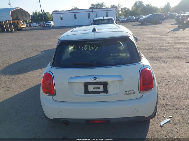 Продаж на аукціоні авто 2015 Mini Hardtop Cooper, vin: WMWXM5C56F3A58936, номер лоту: 46126608