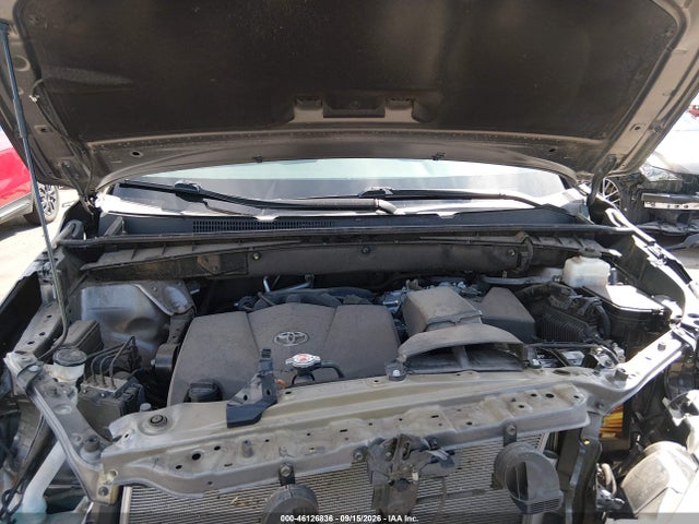 Toyota Highlander Le Plus 2019 5TDBZRFH5KS729904 Image 10