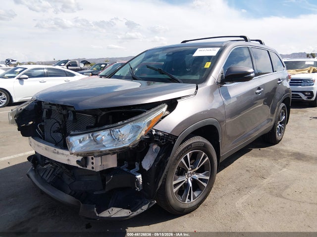 Toyota Highlander Le Plus 2019 5TDBZRFH5KS729904 Image 2