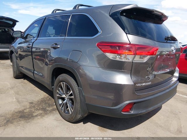 Toyota Highlander Le Plus 2019 5TDBZRFH5KS729904 Image 3