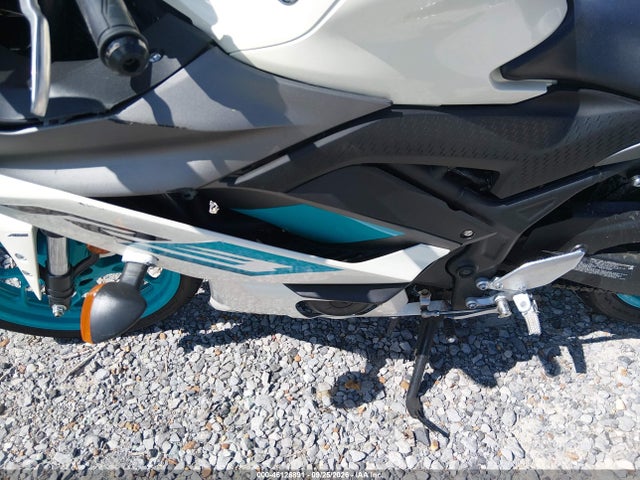 Yamaha Yzfr3 A 2024 MH3RH18Y2RK014145 Image 9