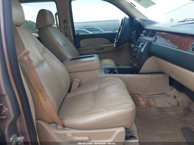 46127001 :رقم المزاد ، 1GNFC16J07J190711 vin ، 2007 Chevrolet Suburban 1500 Lt مزاد بيع
