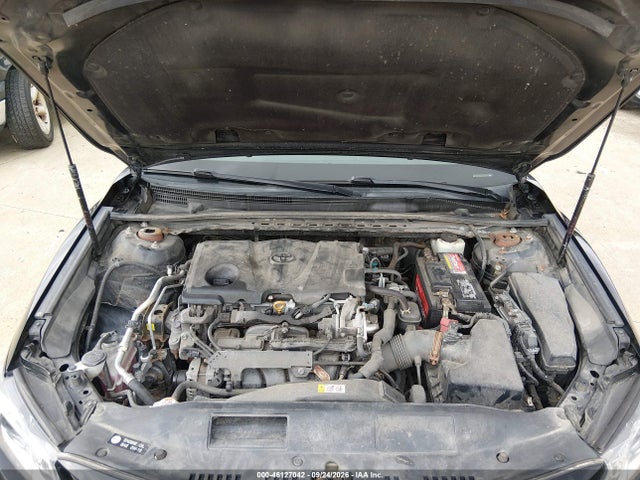 46127042 :رقم المزاد ، 4T1B11HK4JU655138 vin ، 2018 Toyota Camry Le مزاد بيع