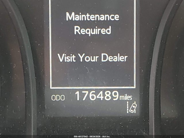 46127042 :رقم المزاد ، 4T1B11HK4JU655138 vin ، 2018 Toyota Camry Le مزاد بيع