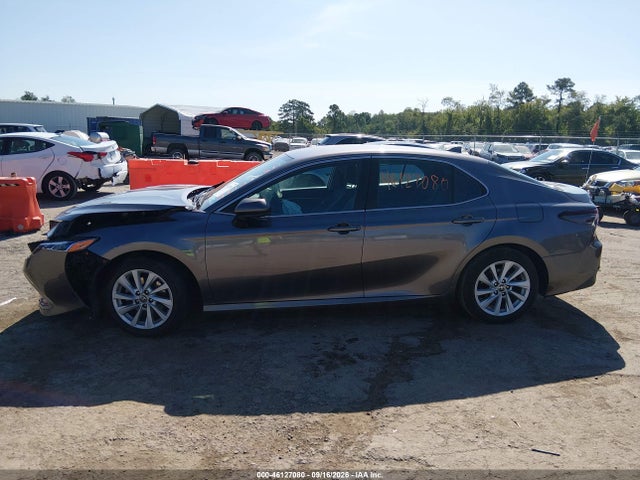 46127080 :رقم المزاد ، 4T1C11AK3PU082188 vin ، 2023 Toyota Camry Le مزاد بيع