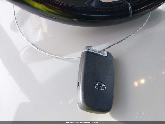 46127095 :رقم المزاد ، KMHTC6AE4FU236097 vin ، 2015 Hyundai Veloster Turbo مزاد بيع