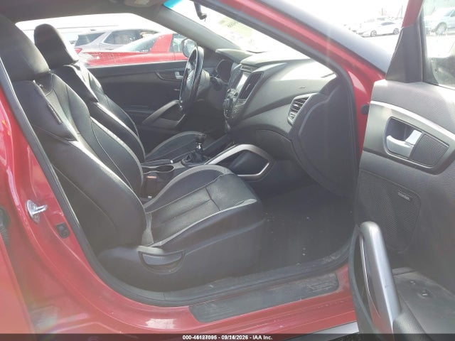46127095 :رقم المزاد ، KMHTC6AE4FU236097 vin ، 2015 Hyundai Veloster Turbo مزاد بيع