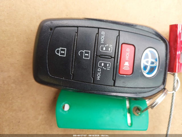 Toyota SIENNA LE 2023 5TDKRKEC8PS140981 Image 11