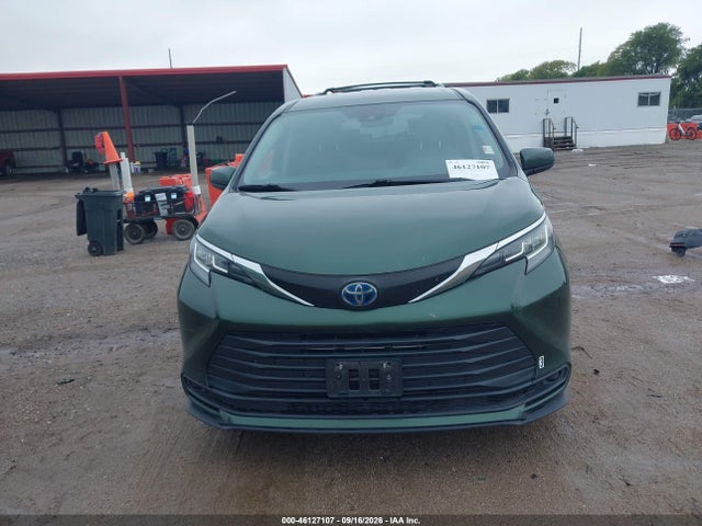 Toyota SIENNA LE 2023 5TDKRKEC8PS140981 Image 13