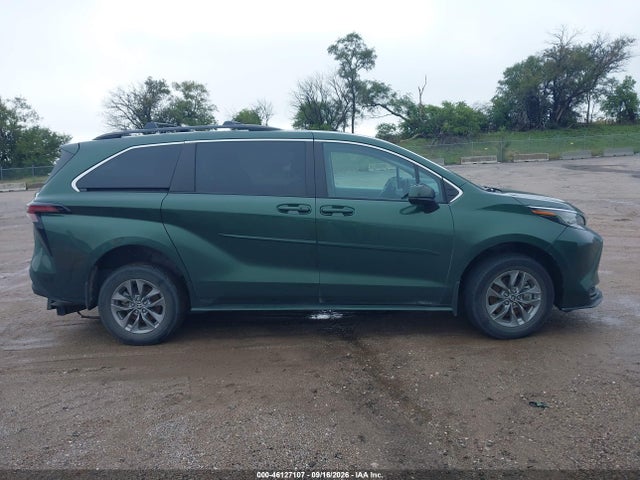 Toyota SIENNA LE 2023 5TDKRKEC8PS140981 Image 14