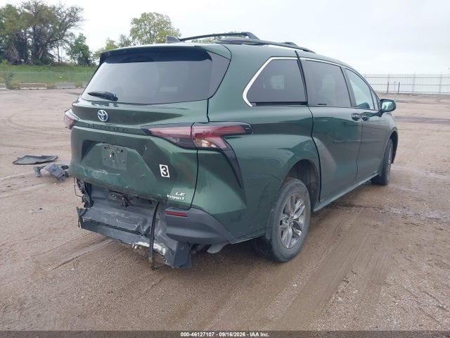 Toyota SIENNA LE 2023 5TDKRKEC8PS140981 Image 4