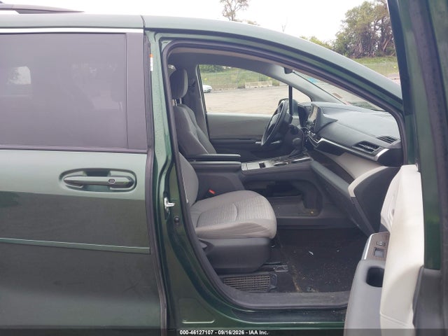 Toyota SIENNA LE 2023 5TDKRKEC8PS140981 Image 5