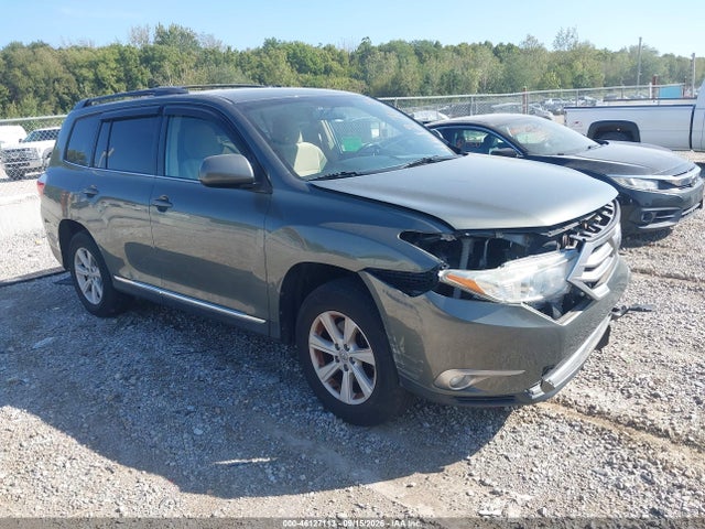 46127113 :رقم المزاد ، 5TDBK3EH1DS196438 vin ، 2013 Toyota Highlander Base Plus V6 مزاد بيع
