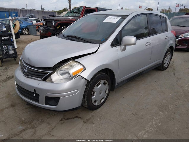 2011 Nissan Versa 1.8s მანქანა იყიდება აუქციონზე, vin: 3N1BC1CP0BL410739, აუქციონის ნომერი: 46127192
