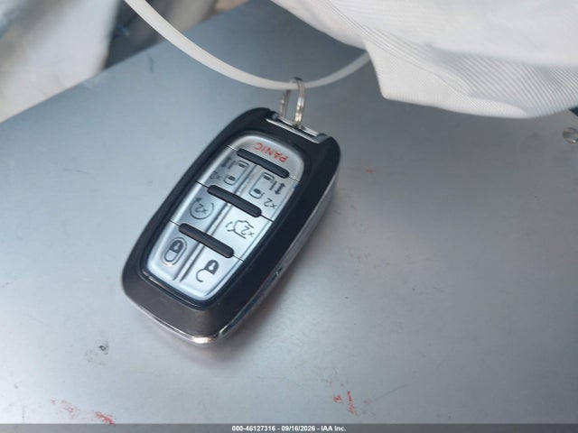 Chrysler Pacifica Hybrid Touring L 2020 2C4RC1L74LR196211 Image 11