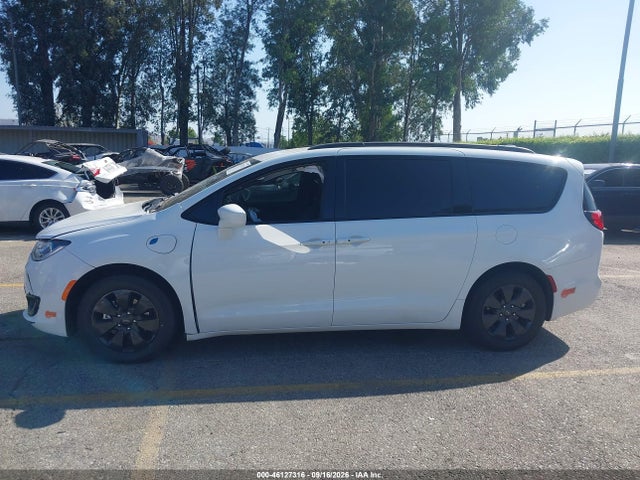Chrysler Pacifica Hybrid Touring L 2020 2C4RC1L74LR196211 Image 16