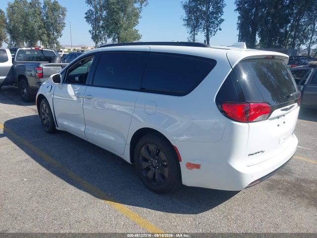 Chrysler Pacifica Hybrid Touring L 2020 2C4RC1L74LR196211 Image 3