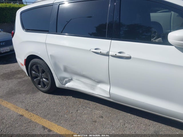 Chrysler Pacifica Hybrid Touring L 2020 2C4RC1L74LR196211 Image 6