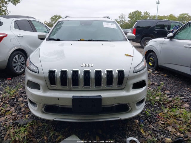 Auction sale of the 2017 Jeep Cherokee Overland 4x4, vin: 1C4PJMJS2HW637676, lot number: 46127325