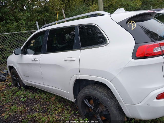 Auction sale of the 2017 Jeep Cherokee Overland 4x4, vin: 1C4PJMJS2HW637676, lot number: 46127325