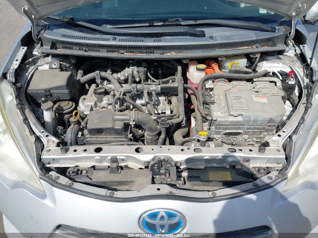 Toyota Prius C One 2014 JTDKDTB31E1565090 Image 10