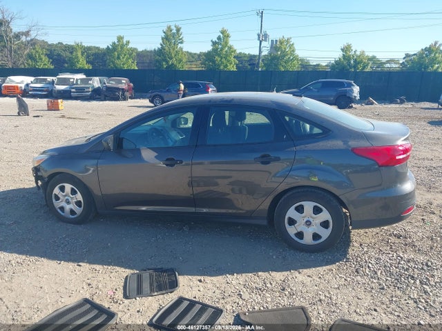 46127357 :رقم المزاد ، 1FADP3E20JL237702 vin ، 2018 Ford Focus S مزاد بيع