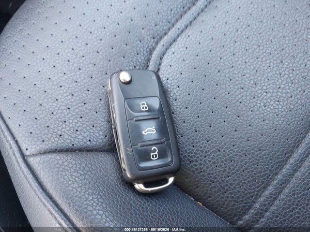 Продаж на аукціоні авто 2015 Volkswagen Passat 1.8t Limited Edition, vin: 1VWAT7A34FC099858, номер лоту: 46127358