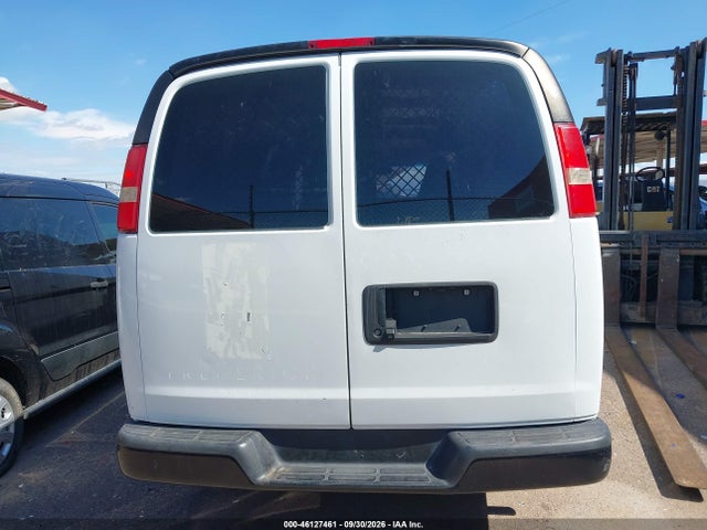 Chevrolet Express 2500 Work Van 2017 1GCWGAFF3H1105046 Image 16
