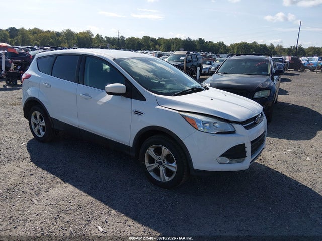 46127548 :رقم المزاد ، 1FMCU0GX7FUB46073 vin ، 2015 Ford Escape Se مزاد بيع