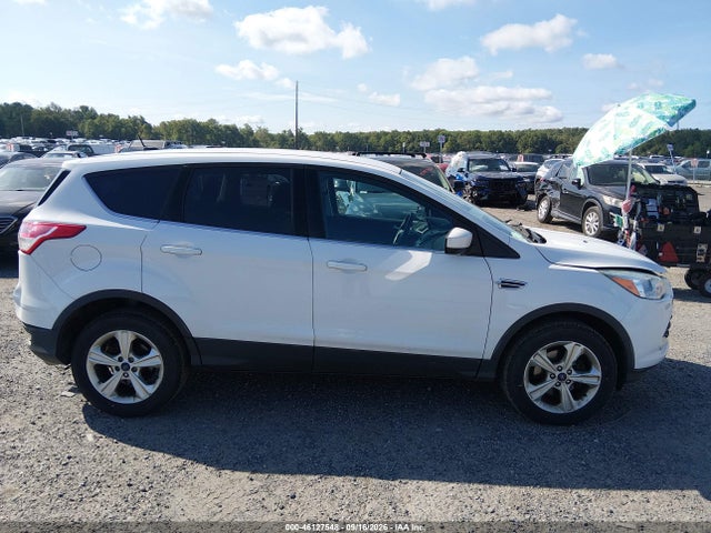 46127548 :رقم المزاد ، 1FMCU0GX7FUB46073 vin ، 2015 Ford Escape Se مزاد بيع