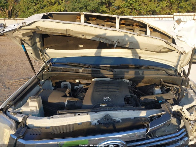 46127576 :رقم المزاد ، 5TFRM5F12GX105195 vin ، 2016 Toyota Tundra Sr5 4.6l V8 مزاد بيع