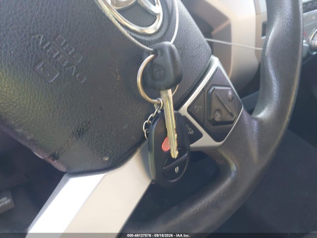 46127576 :رقم المزاد ، 5TFRM5F12GX105195 vin ، 2016 Toyota Tundra Sr5 4.6l V8 مزاد بيع