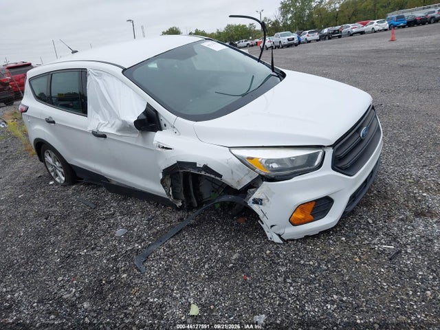 46127591 :رقم المزاد ، 1FMCU0F73HUE29610 vin ، 2017 Ford Escape S مزاد بيع