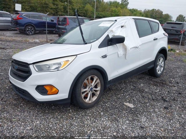 46127591 :رقم المزاد ، 1FMCU0F73HUE29610 vin ، 2017 Ford Escape S مزاد بيع