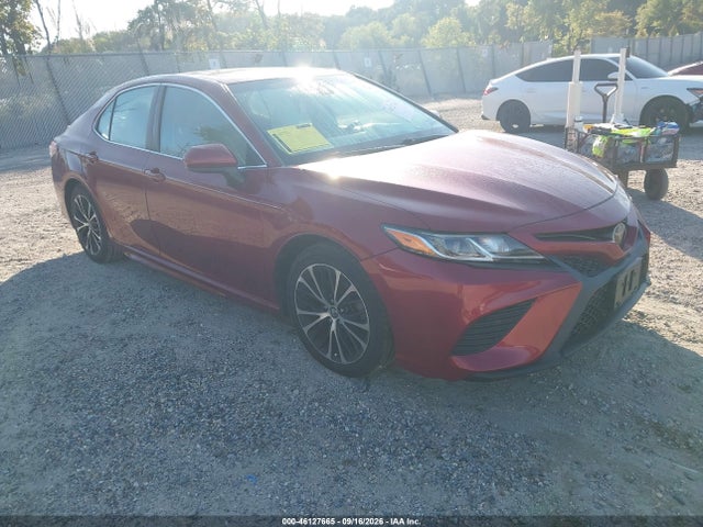 46127665 :رقم المزاد ، 4T1B11HK3JU574941 vin ، 2018 Toyota Camry Se مزاد بيع