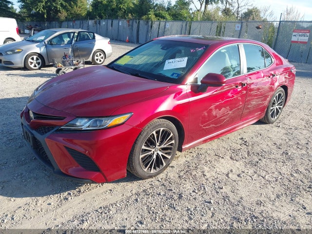 46127665 :رقم المزاد ، 4T1B11HK3JU574941 vin ، 2018 Toyota Camry Se مزاد بيع
