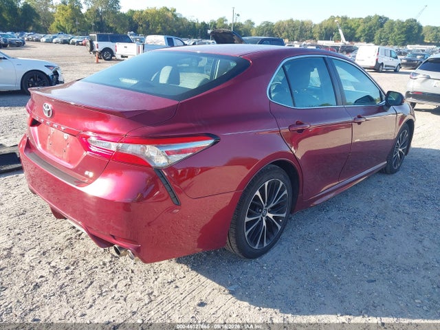 46127665 :رقم المزاد ، 4T1B11HK3JU574941 vin ، 2018 Toyota Camry Se مزاد بيع