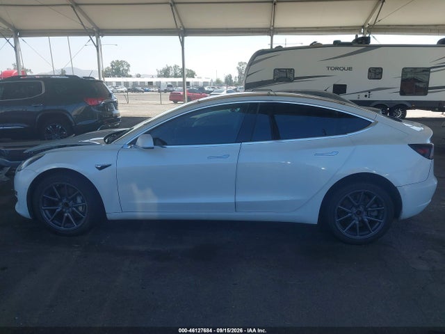 2018 Tesla Model 3 მანქანა იყიდება აუქციონზე, vin: 5YJ3E1EA6JF162143, აუქციონის ნომერი: 46127684