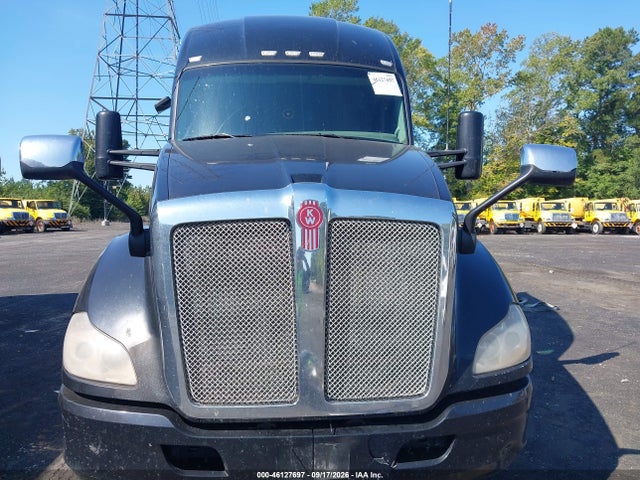 46127697 :رقم المزاد ، 1XKYD49X8JJ183324 vin ، 2018 Kenworth T680 مزاد بيع